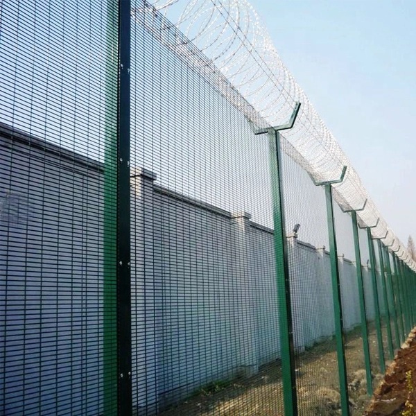3D Curvy Welded Wire Mesh Fence For Home Use