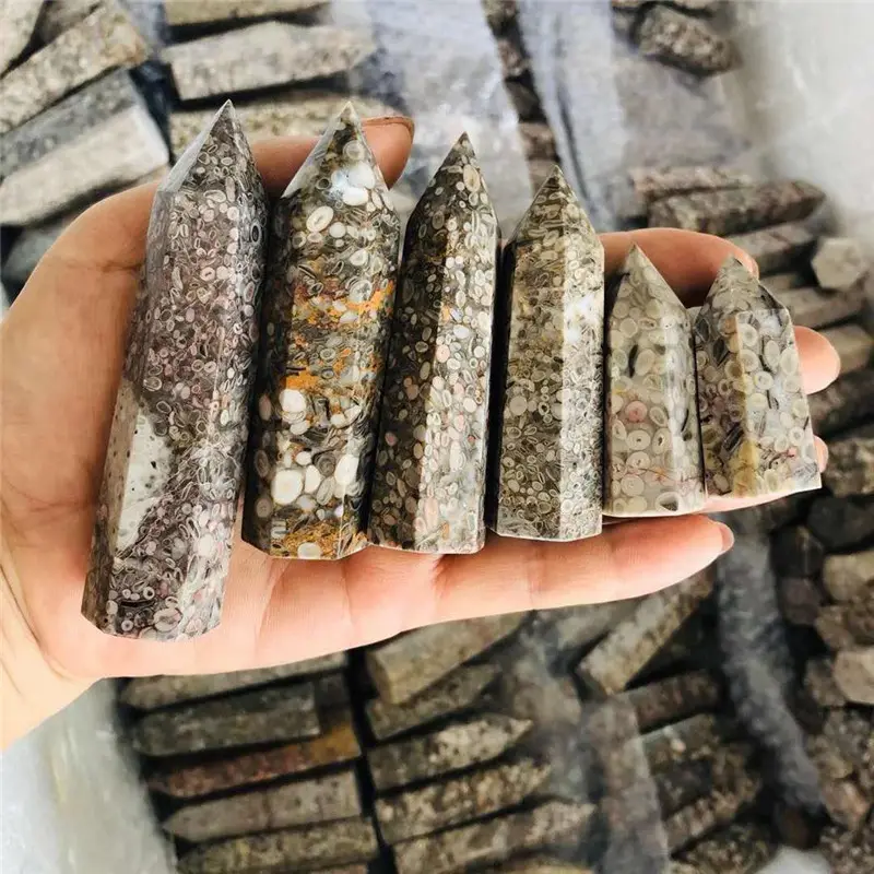 Groothandel Natuurlijke Kristal Edelsteen Toren Gepolijst Coral Jade Fossiele Crystal Point Stone Voor Genezing