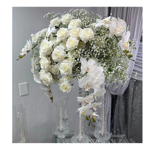 <span class=keywords><strong>Bouquet</strong></span> <span class=keywords><strong>de</strong></span> <span class=keywords><strong>mariée</strong></span> en roses <span class=keywords><strong>et</strong></span> eucalyptus, 1 <span class=keywords><strong>bouquet</strong></span> <span class=keywords><strong>de</strong></span> fleurs artificielles, vertes <span class=keywords><strong>et</strong></span> blanches avec main - Product Image 4