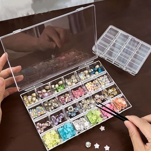 Boîte de rangement de bureau multi-compartiments en acrylique transparent pour strass, breloques et bijoux, idéale pour l'organisation des outils de manucure en salon - Product Image 1