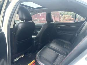 Auto Usado Más Vendido <span class=keywords><strong>en</strong></span> China 2018, Corolla Híbrido Sedán, Transmisión Automática, <span class=keywords><strong>Buen</strong></span> <span class=keywords><strong>Estado</strong></span>, Volante a la Izquierda, Color Oscuro - Product Image 6