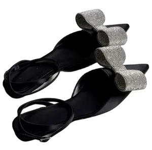 Catwalkopen zehenbogen heißes bohren flach lässig damen-sandalen spitzenzehe knöchelriemen diamant bogen Maultiere für Damen Crystal Designer