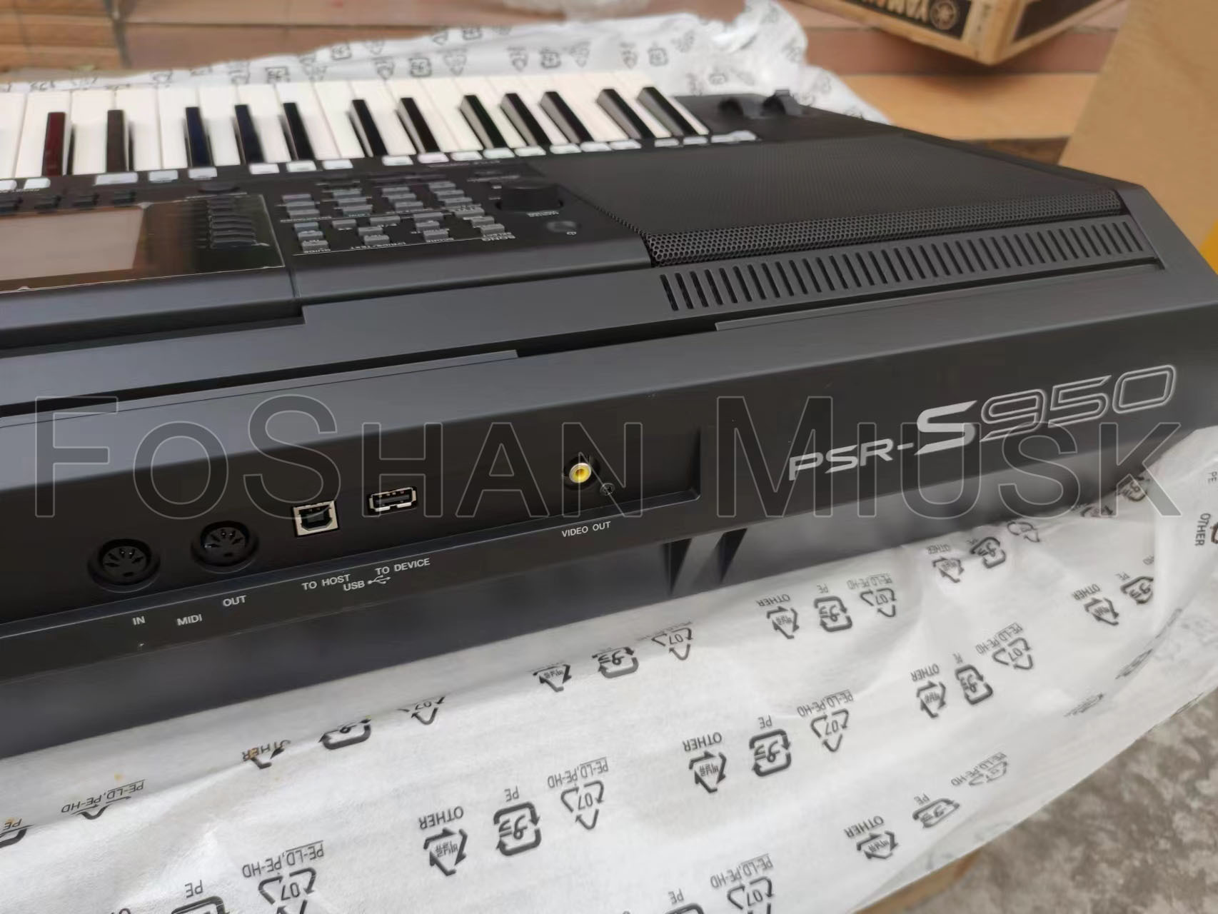 楽器・機材 YAMAHA PSR-100 電子キーボード 内蔵スピーカー付き