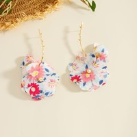 Nouveauté 2025 Bijoux de mode Boucles d'oreilles pendantes style super féerique avec branche de fleur en mousseline, fleur de perle et feuille dorée