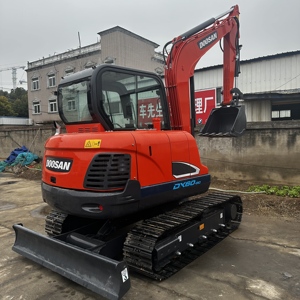 รถขุดขนาดเล็ก Doosan DX60‑9C มือสองสภาพดี ใช้งานได้ ชั่วโมงการทำงานน้อย เครื่องขุดไฮดรอลิก พร้อมใบมีดดันดิน ขาย - Product Image 5