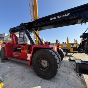 Gebruikt Kalmar 45 ton reachstacker DRF450 DRT450 met motor en weinig werkuren, tweedehands materiaalafhandelingsapparatuur - Product Image 2