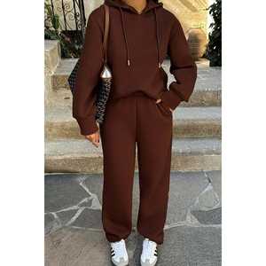 Conjunto Deportivo con Capucha de Lujo Color Marrón, Talla Grande XL, Transpirable y con Diseño Reflectante Estampado con Logotipo para Invierno - Product Image 5