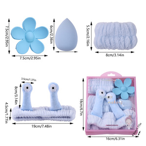 Nuovo Set di Accessori per Capelli e Viso in Peluche a Tema Cartone Animato: Fascia per Capelli, Fasce da Polso, Fermaglio per Capelli, Spugna per Trucco - Design a Chiocciola - Prodotti di Tendenza TikTok - Product Image 3