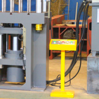 Presse hydraulique automatique à quatre colonnes et trois poutres Y27-315T pour le formage de coques d'évier et d'ustensiles de cuisine en acier inoxydable