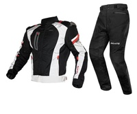 Couleurs de mode ensemble d'aventure chaud de veste de moto d'équitation de course et de coussinets de pantalon