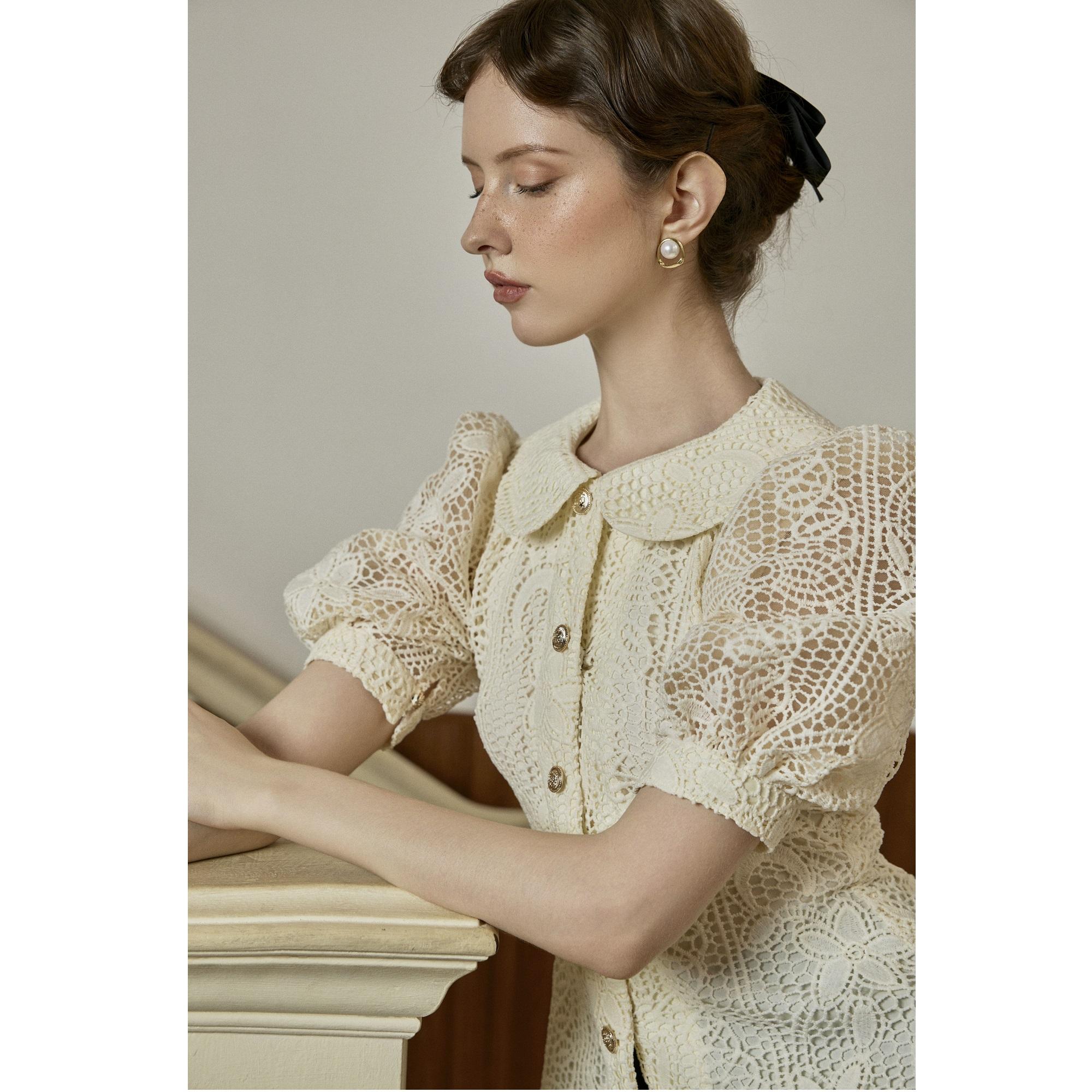 ไอวอรี่ครีมกับสีดำ