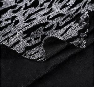 Трикотажное полотно из полиэстера и вискозы с двойным начесом и флокированием, с различными узорами на заказ - Product Image 1