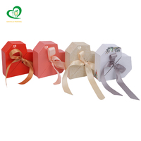 Boîte-cadeau en carton pour bouquet en forme de cœur, personnalisable et faite à la main, avec option de vente en gros par Kinyocai