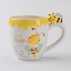 Hot Sale Cute Cartoon Ceramic <strong>Mug</strong> Creative Hand-Painted <strong>Bee</strong> <strong>Mug</strong> - Product Image 2