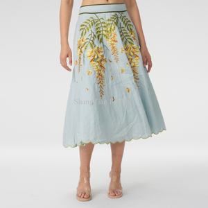 Ensemble deux pièces personnalisé avec logo brodé, haut court et jupe midi, ensemble d'été pour femmes - Product Image 6