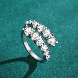 Anillo de Compromiso Clásico de Plata 925 con Circonita para Mujer, Chapado en Rodio, Joyería de Moda que No se Deslustra, con Diseño de Cruz Giratoria en 3D - Product Image 3