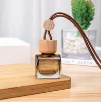 Diffuseur de parfum pour voiture, flacon suspendu, diffuseur d'arômes, flacon diffuseur avec bouchon en bois