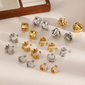 ต่างหูสแตนเลสทรงเรขาคณิตแบบจีบ ดีไซน์พับไม่สม่ำเสมอ ใส่ได้ทุกวัน สำหรับทุกเพศ ชุบด้วยไทเทเนียม 18k - Product Image 1