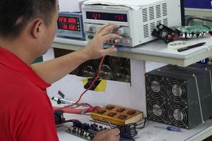 किफायती सौर नियंत्रक <span class=keywords><strong>mppt</strong></span> टिकाऊ 60a 80a 100a 12v 24v ऑटो एमपीपी गति नियंत्रक - Product Image 6