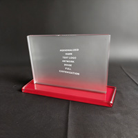 Plaque en cristal givré avec base rouge, gravure de texte personnalisée Neelpure 187154 pour les employés exceptionnels