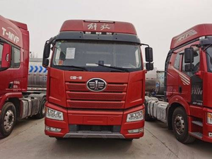 Camion tracteur JMC 6x4 Euro 5 Diesel 450 CV 4x4 pour transport minier, charge utile 11-20T, transmission manuelle, 6 cylindres, caméra de recul 360° - Product Image 3