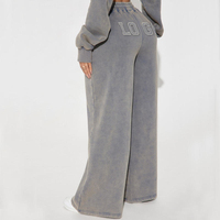 Ensemble de survêtement personnalisé avec logo pour femme – Haut court à capuche et pantalon large de haute qualité pour tenues décontractées féminines