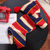 Combinaisons modernes et mignonnes de style nordique à rayures en polyester pour chiens et chats, à 4 pattes, avec pompons en tissu polaire, pour l'hiver, chaudes, automne/hiver