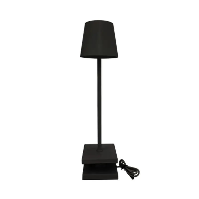 Nordic Indoor Outdoor Metal Lampada da tavolo Led Hotel Restaurant Lampe De Table With Contact Charging Base