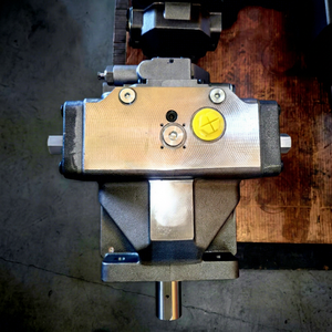Pompe à piston hydraulique à cylindrée variable A4VSO R902530167 A4VSO250DR/30R-PPB13N00 - Product Image 1