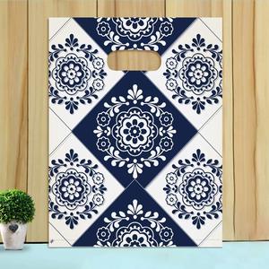 Bolsa de Regalo HOYO con Estampado de Flores Moradas y Diseño de Agradecimiento para Mujeres y Niñas - Product Image 3