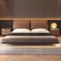 Lit double haut de gamme italien pour chambre principale, minimaliste, suspendu, flottant, à induction, rembourré