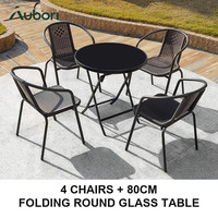 Ensemble de tables et chaises d'extérieur pour les réceptions dans les jardins de villas et les assemblages en plein air, avec quatre chaises et plateau rond en verre de 80 cm.