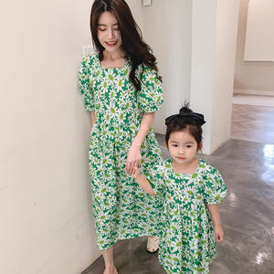 Summer Mom <strong>and</strong> Daughter Beach <strong>Dresses</strong> Boutique <strong>Mummy</strong> <strong>and</strong> <strong>Me</strong> Square Collar Floral Print <strong>Dresses</strong> Family Matching Outfit - Product Image 4