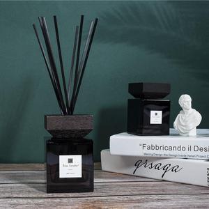 Difusor de Aromas para <span class=keywords><strong>el</strong></span> Hogar con Tapa de Madera, Logotipo Personalizado, Aroma Love Language, 100ml 150ml 200ml - Product Image 2