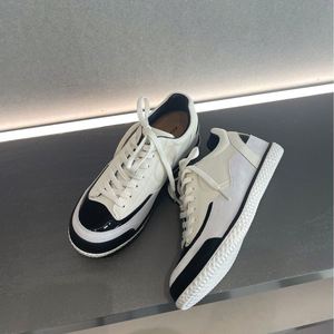 Zapatos para caminar con suela plana estilo Forest Gump retro para mujer, zapatillas ligeras y transpirables con suela suave y de moda - Product Image 3