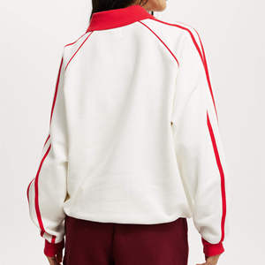 <span class=keywords><strong>Felpa</strong></span> <span class=keywords><strong>Oversize</strong></span> da Donna con Logo Ricamato Personalizzato, Colletto Rosso a Contrasto, Maniche Raglan a Doppia Linea a Righe - Product Image 2