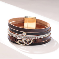 Bracelet en cuir multicouche pour femme avec breloque cœur en strass et fermoir magnétique, bracelet enveloppant, bijou tendance, cadeau, noir, rose, marron