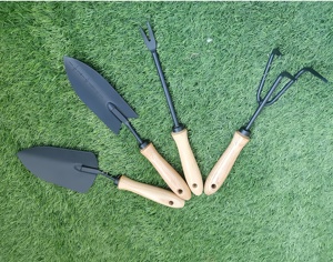 Outils de jardinage 4-en-1 : Kit d'outils de jardinage multifonctionnel vintage en fer pour plantes en pot, désherbage et plantation en jardin - Product Image 5