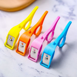 Portable Fruit Peeler Multi Functional Apple Pear Peeler 4 Pieces Lightweight Skinning Tool For Kitchen Use - Product Image 4