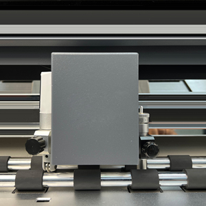 Plotter a Doppia Testa per Cordonatura e Taglio, Macchina Tagliatrice di Adesivi Formato A3, Taglierina per Etichette Personalizzate, Fustellatrice - Product Image 3