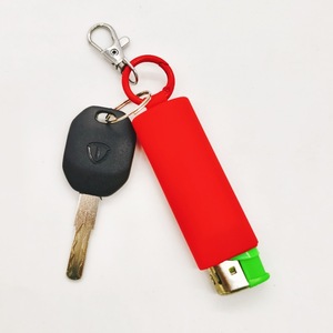 Custodia Protettiva in Silicone Colorata J6 Anti-Smarrimento, Moderna e Minimalista, con Anello Portachiavi e Gancio Anti-Caduta - Product Image 2