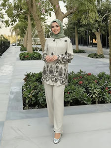 Ensemble de 2 pièces de luxe en gros, chemisier, pantalon long, robe musulmane pour femmes, robe modeste de Dubaï, abaya brodée, vêtements islamiques, ensemble de cordon - Product Image 3