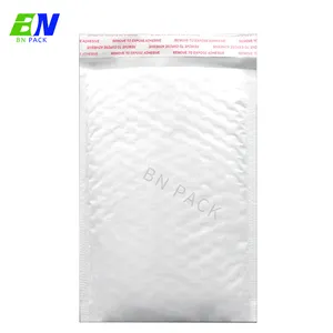 Di natale biodegradabile poly mailing imballaggio protettivo consegna del pacchetto bianco perla bolla mailer logo personalizzato air bag