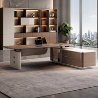 Bureau de direction avec plateau flottant, rangement latéral et design bicolore contemporain