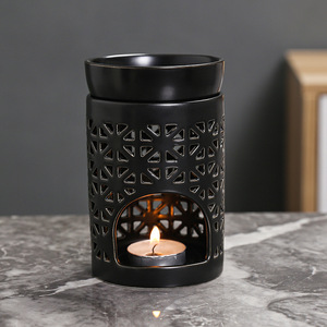 Support de bougie chauffe-plat en céramique blanche écologique fait main avec pot à bougie en porcelaine noire ajourée pour diffuseur d'huiles essentielles - Product Image 4