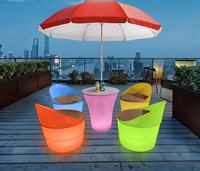 Modernes Langlebiges Wasserfestes PP-Material Outdoor-Möbelset mit Sofa und Esstisch sowie Gartenstühlen für Hotel und Wohnzimmer