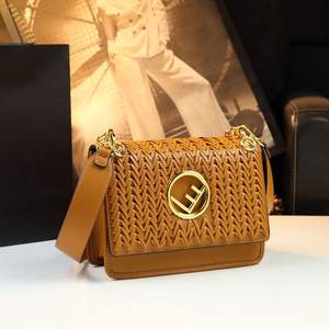 2026 Lüks Kadın Çantası Yüksek Kaliteli Kol Altı Omuz Çantası Şık Kızlar İçin Doğum Günü Hediyesi - Product Image 6