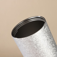 Bouteille d'eau sport sous vide personnalisée en gros, multi-tailles (350ML/1000ML), en acier inoxydable SUS304, avec poignée de transport et base en silicone, pour les utilisateurs haut de gamme.