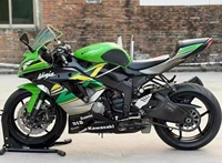 Moto sportive Kawasaki ZX-6R 636cc Supr à essence, 4 cylindres, refroidissement liquide, EFI, haute performance