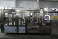 Machine d'embouteillage de bière Ligne de production de remplissage de canettes de bière Machine de remplissage de canettes de boisson gazeuse